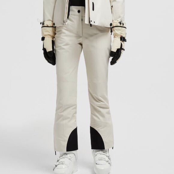 $1,190 Moncler Grenoble Padded GORE-TEX Ski Pants $1,190 $1,190 Moncler Grenoble Padded GORE-TEX Ski Pants $1,190